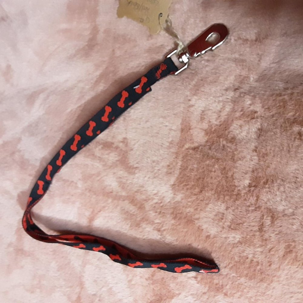 red and black , dog bones  3/4" x 4" leash